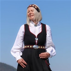 Bilde av Lensvikdrakt